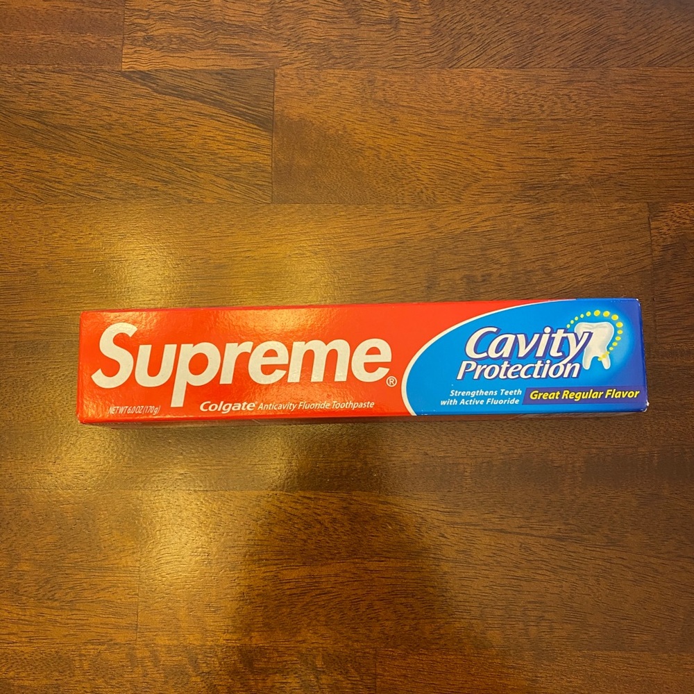 Single supreme Colgate toothpaste